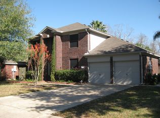 210 Briarwood Ct, League City, TX 77573