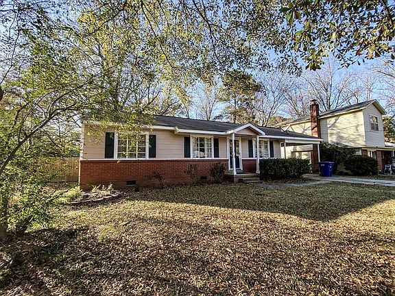 3rd image of 204 Brinkley Ln