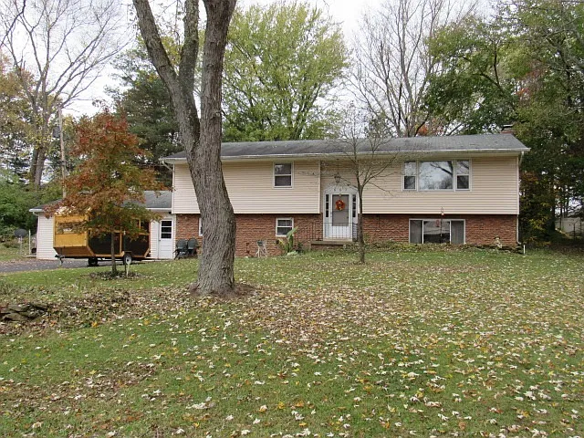 667 N Grandview Dr photo 1