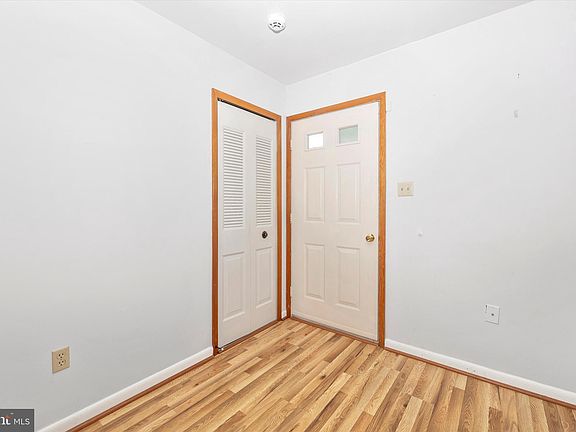 3rd image of 10801 Oak Valley Dr