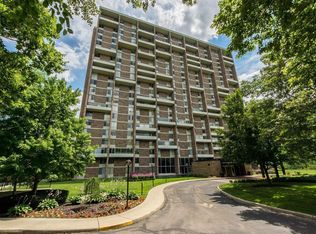 1000 Urlin Ave APT 211, Grandview, OH 43212