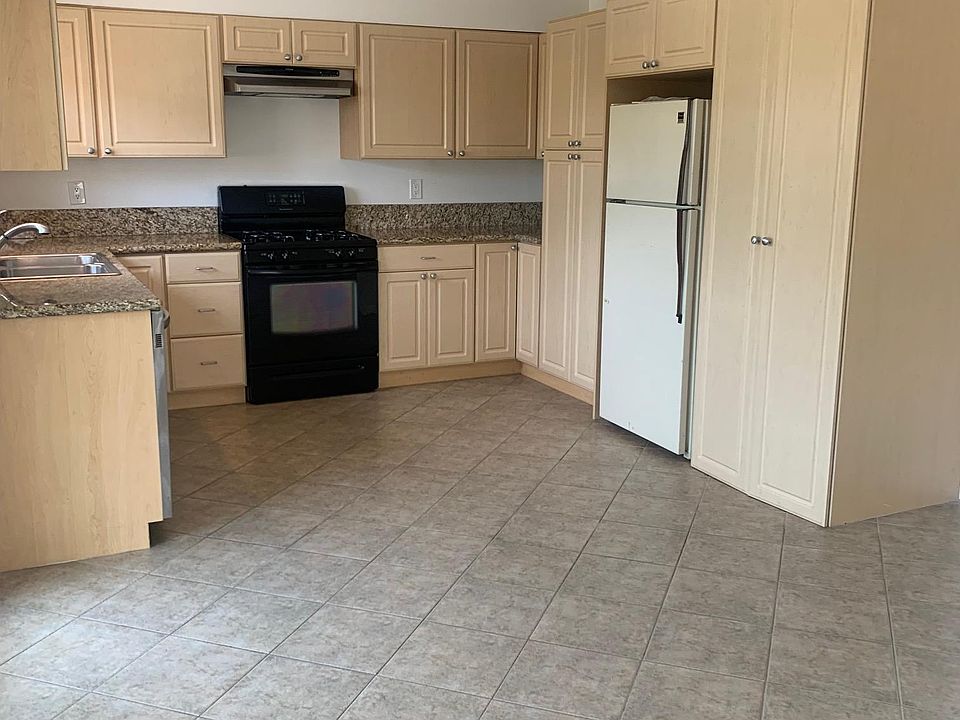Kitchen and Dinning Area