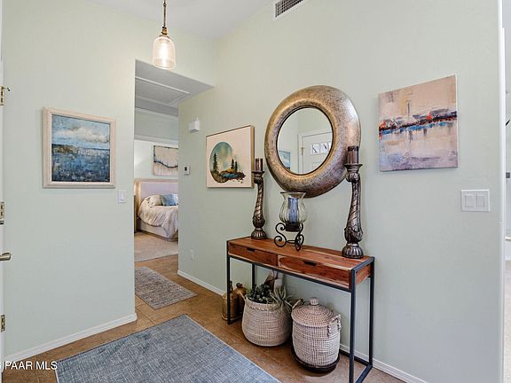 5th image of 3340 Iris Ln