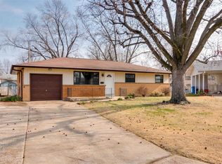1425 Moellering Dr, Florissant, MO 63031