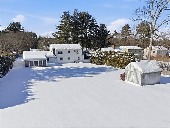 3rd image of 5 Northwood Dr