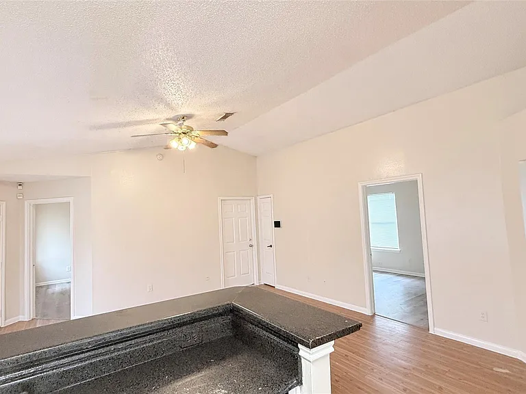 15821 Ridgecroft Rd — Photo 14