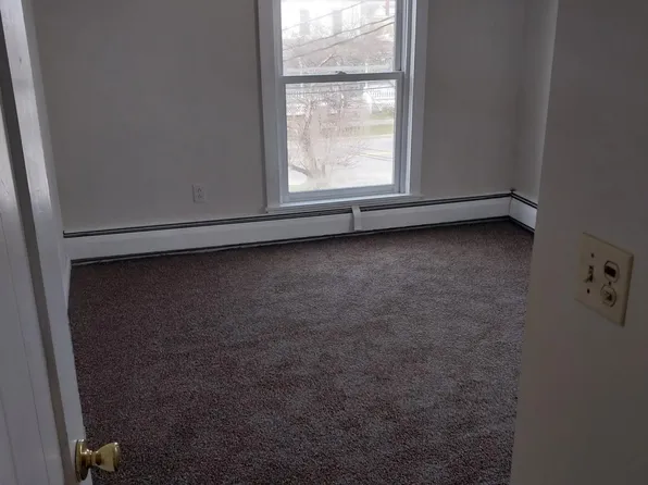 273 Bentley Ave, Poultney, VT 05764