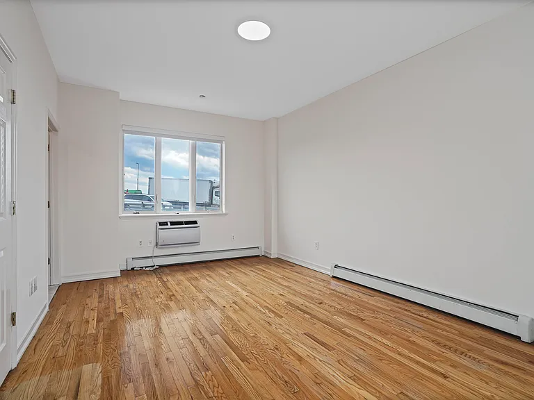 562 Court St #5B — Photo 7