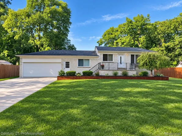 2494 Frankson Ave, Rochester Hills, MI 48307