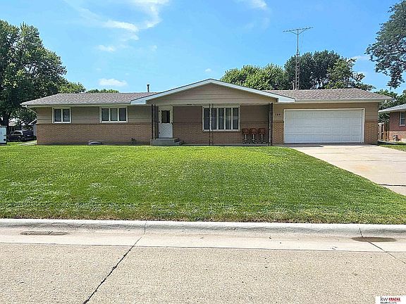 2nd image of 109 N Fern Circle Dr #D