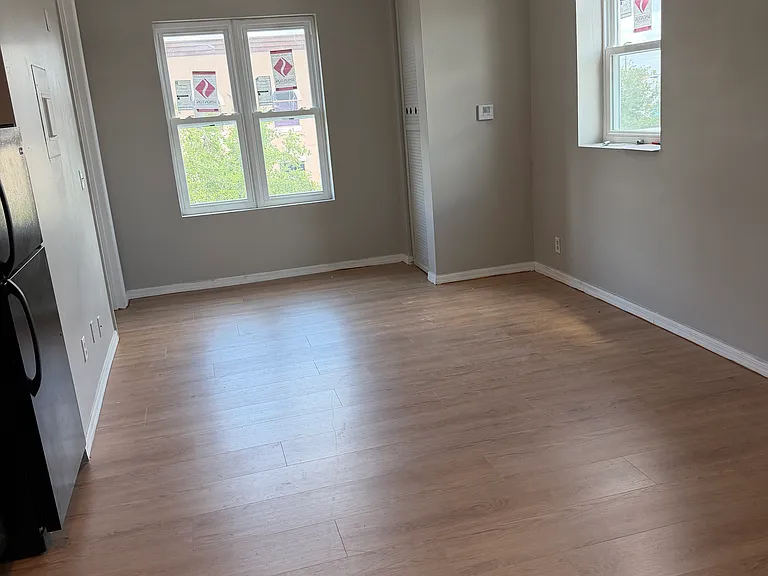 121 Broadway #305 — Photo 8