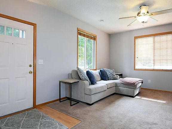 4th image of 333 Frederick Cir