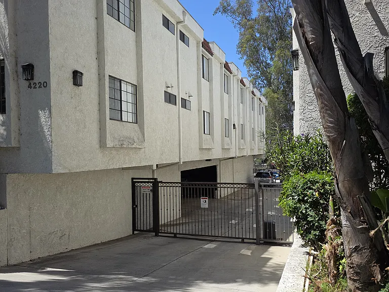 4220 Arch Dr #3 — Photo 21