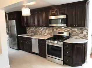 20 White Plains Ave, Staten Island, NY 10305