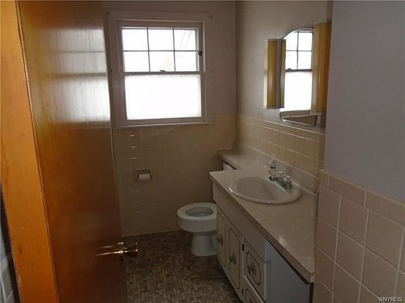 5th image of 436 Traverse Blvd