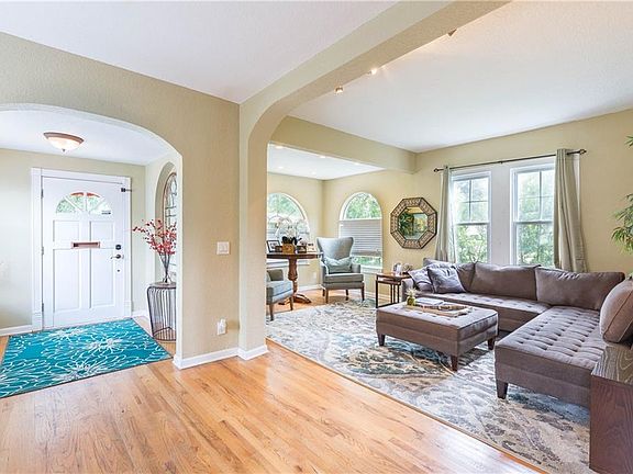 3rd image of 3312 Eagle Blvd