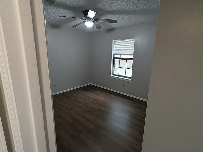 1609 Amour Dr — Photo 16