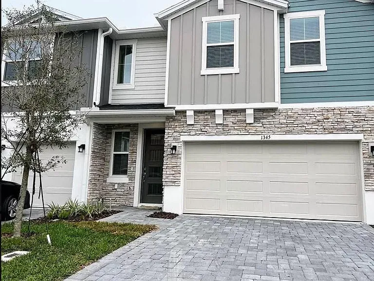 1345 Captiva Cv — Photo 1