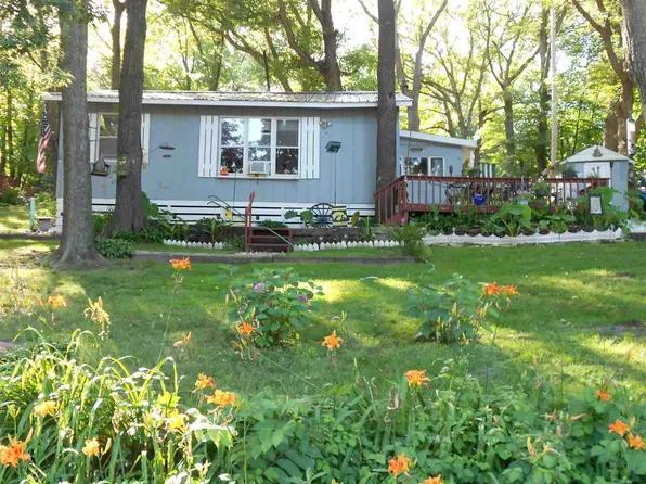 26051 222nd Ave, Delhi, IA 52223
