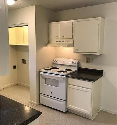 4th image of 1025 Sutton Dr APT 901