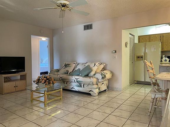 4th image of 429 Pine Glen Ln APT A-2