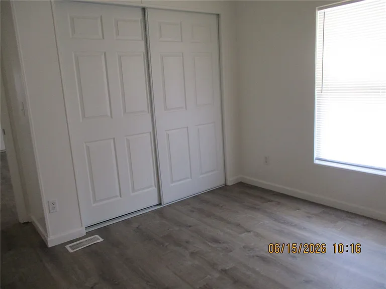 569 Harbor Dr — Photo 13