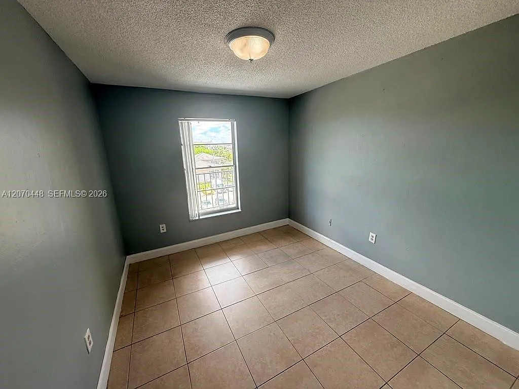Westland Gardens Condo — Photo 4