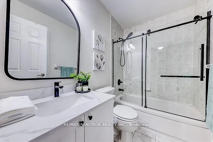 76 Gas Lamp Ln — Photo 7