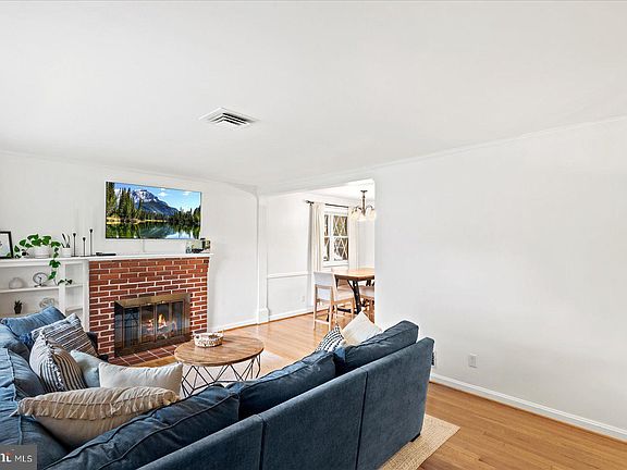 5th image of 7010 Murray Ln