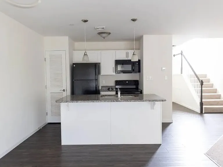 26 Howard Dr — Photo 4