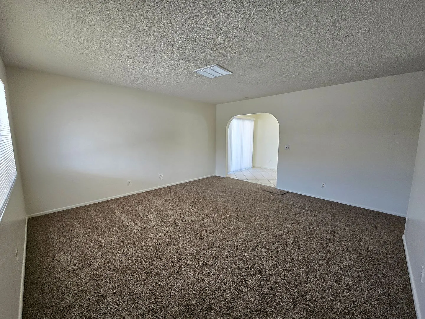 A Very Nice and Clean 3 Bedroom Single Story House in East Las Vegas. NO HOA — Photo 4