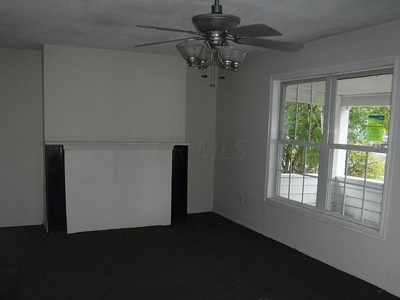 3rd image of 1475 Duxberry Ave