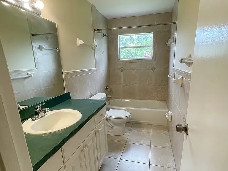 541 SW 34th Ter #537 — Photo 6