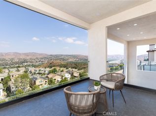 910 S Canyon Heights Dr, Anaheim, CA 92808