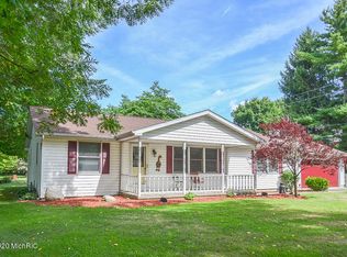 105 Lukesport Dr, Quincy, MI 49082