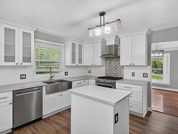 3rd image of 6717 Northwest Dr