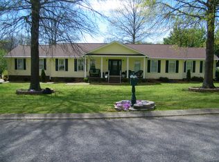 1401 Lyon St, Columbia, TN 38401