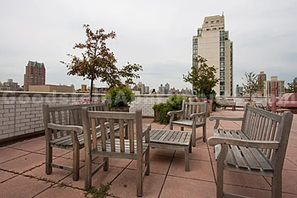 Rented by GoodRock Realty | media 21