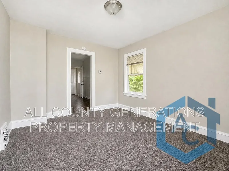 3 bed, 1.0 bath, 780 sqft, $1,195 — Photo 4