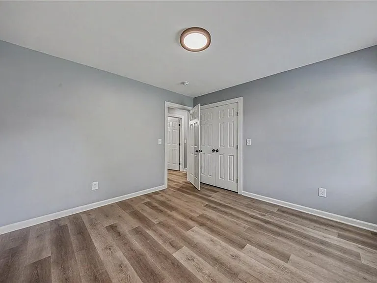 411 Hardy Ave SW — Photo 22