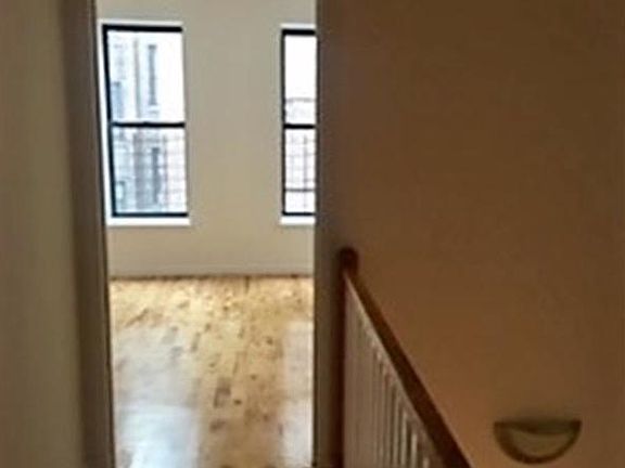 5th image of 212 W 111th St APT 3C