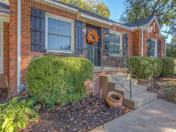 2823 E 21st Pl, Tulsa, OK 74114