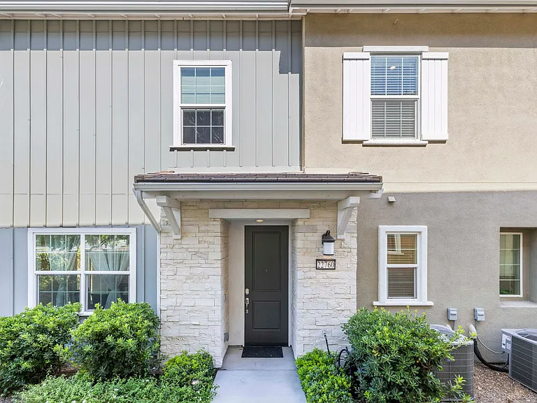 22760 Harmony Dr — Photo 3