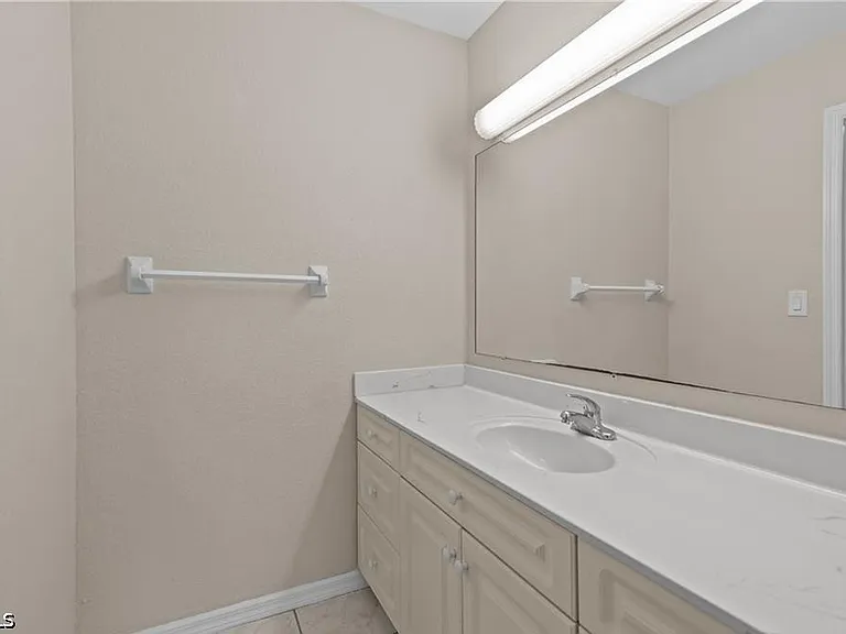 7105 Quail Run Ct W #2 — Photo 18