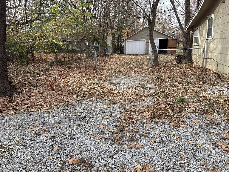 2127 N Boonville Ave — Photo 20