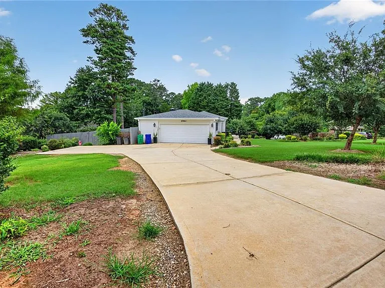2982 Northbrook Dr — Photo 10