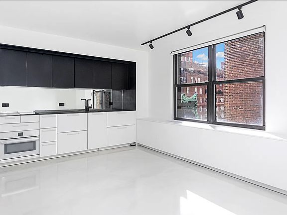 4th image of 237 Madison Ave #904