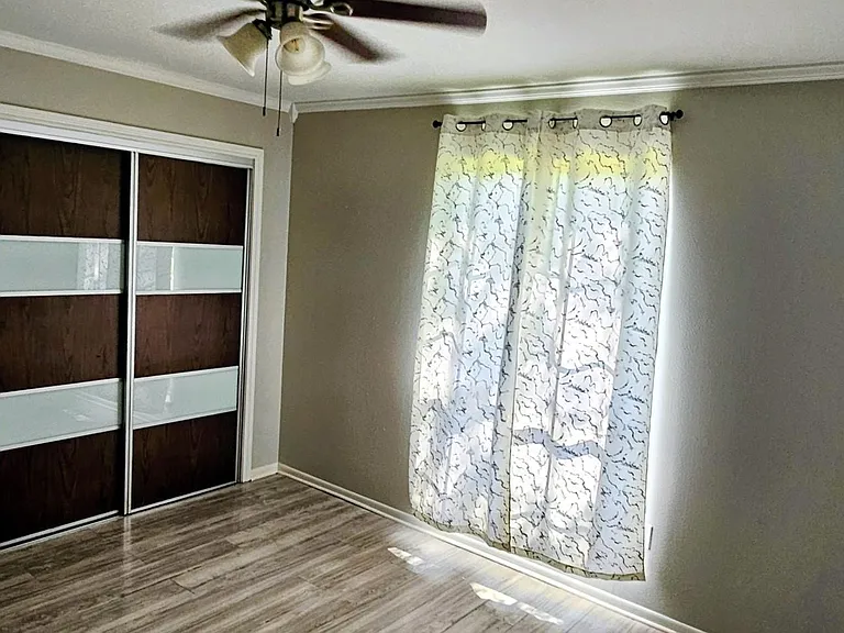 25602 Oakhurst Dr — Photo 23