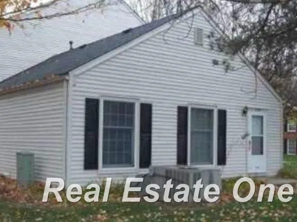 2136 Painted Post Dr, Flushing, MI 48433