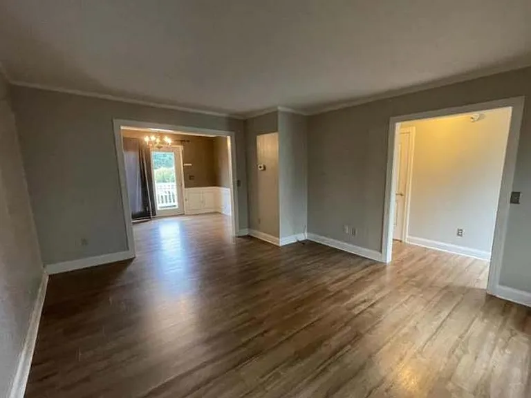 902 Tamarac Dr — Photo 3